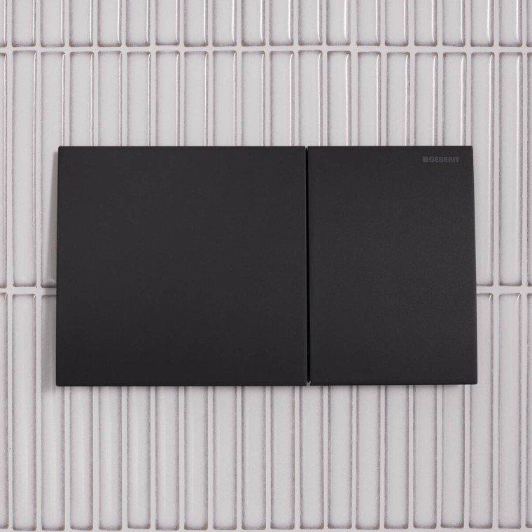 Geberit Sigma70 -huuhtelupainike mattamustana. Geberit Sigma70 -huuhtelupainike mattamustana.