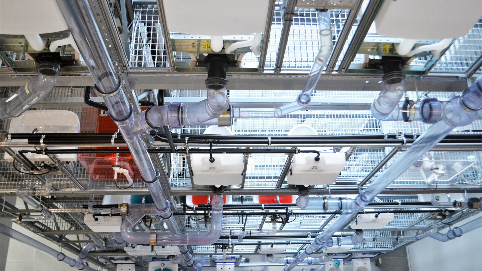 Hydrauliikkatorni Vantaalla Geberit Showroomissa Hydrauliikkatorni Vantaalla Geberit Showroomissa