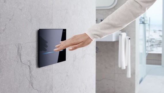 Kosketusvapaa tai automaattinen wc:n huuhtelu: Geberit Sigma80 -huuhtelupainike Kosketusvapaa tai automaattinen wc:n huuhtelu: Geberit Sigma80 -huuhtelupainike