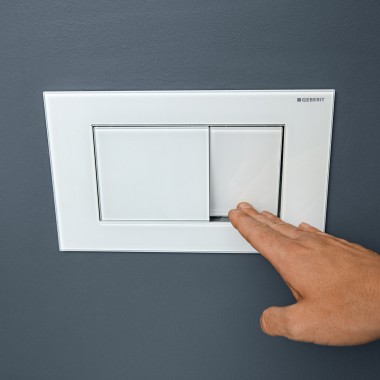 Sigma40 square -huuhtelupainike suorakulmaisena ja valkoisena