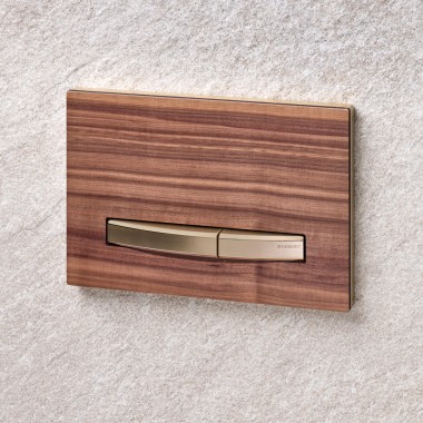 Geberit Sigma50 on saatavana muun muassa pähkinäpuun värissä ja muissa väreissä.
