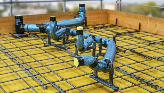 Geberit Silent-db20 betoniasennus käyttäen Geberit-Valutukea pysyvään asennukseen betonivalun aikana