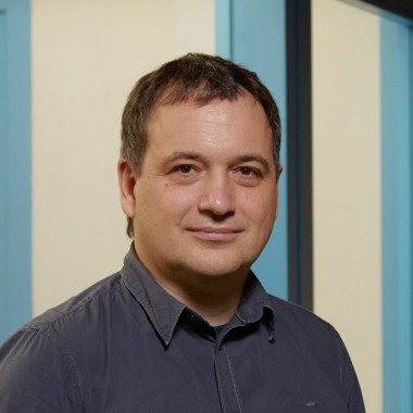 Arkkitehti, joka suunnitteli yhden Slovenian ensimmäisistä kestävistä toimistorakennuksista: Boris Bezan (© BAX studio)