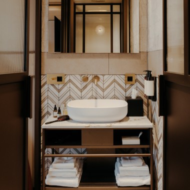 Kylpyhuoneissa on AquaClean Mera -pesu-wc-istuimet. (© Nina Slagmolen)