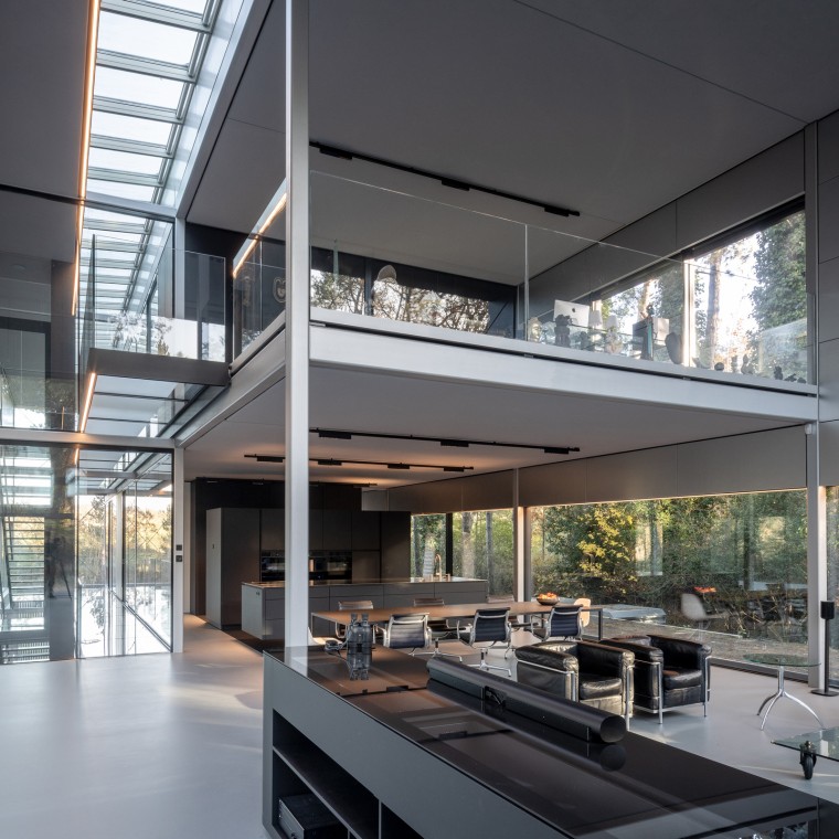 Rakennus voidaan purkaa lähes kokonaan ja käyttää uudelleen (© Lucas van der Wee) Rakennus voidaan purkaa lähes kokonaan ja käyttää uudelleen (© Lucas van der Wee)