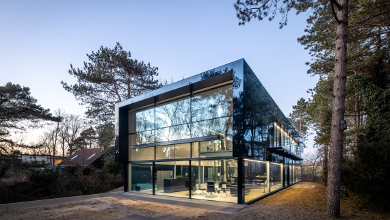 Arkkitehti Jan Pesmanin Villa Meijendel (© Lucas van der Wee) Arkkitehti Jan Pesmanin Villa Meijendel (© Lucas van der Wee)