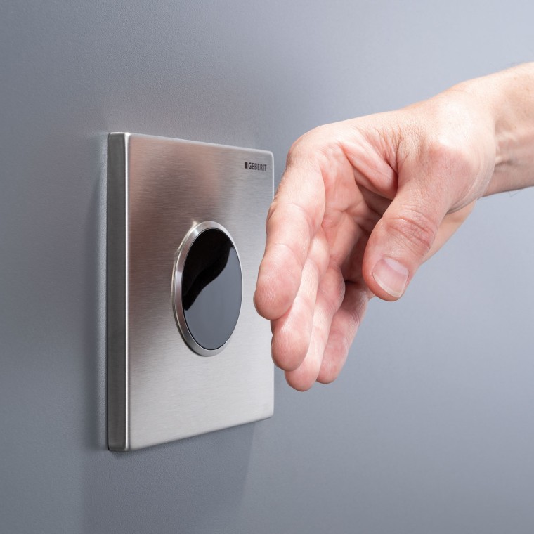 Kosketusvapaat urinaalihuuhtelulaitteet infrapunakäyttöanturilla mahdollistavat tarpeisiin perustuvan ohjelmoinnin ja luotettavan huuhtelun Kosketusvapaat urinaalihuuhtelulaitteet infrapunakäyttöanturilla mahdollistavat tarpeisiin perustuvan ohjelmoinnin ja luotettavan huuhtelun