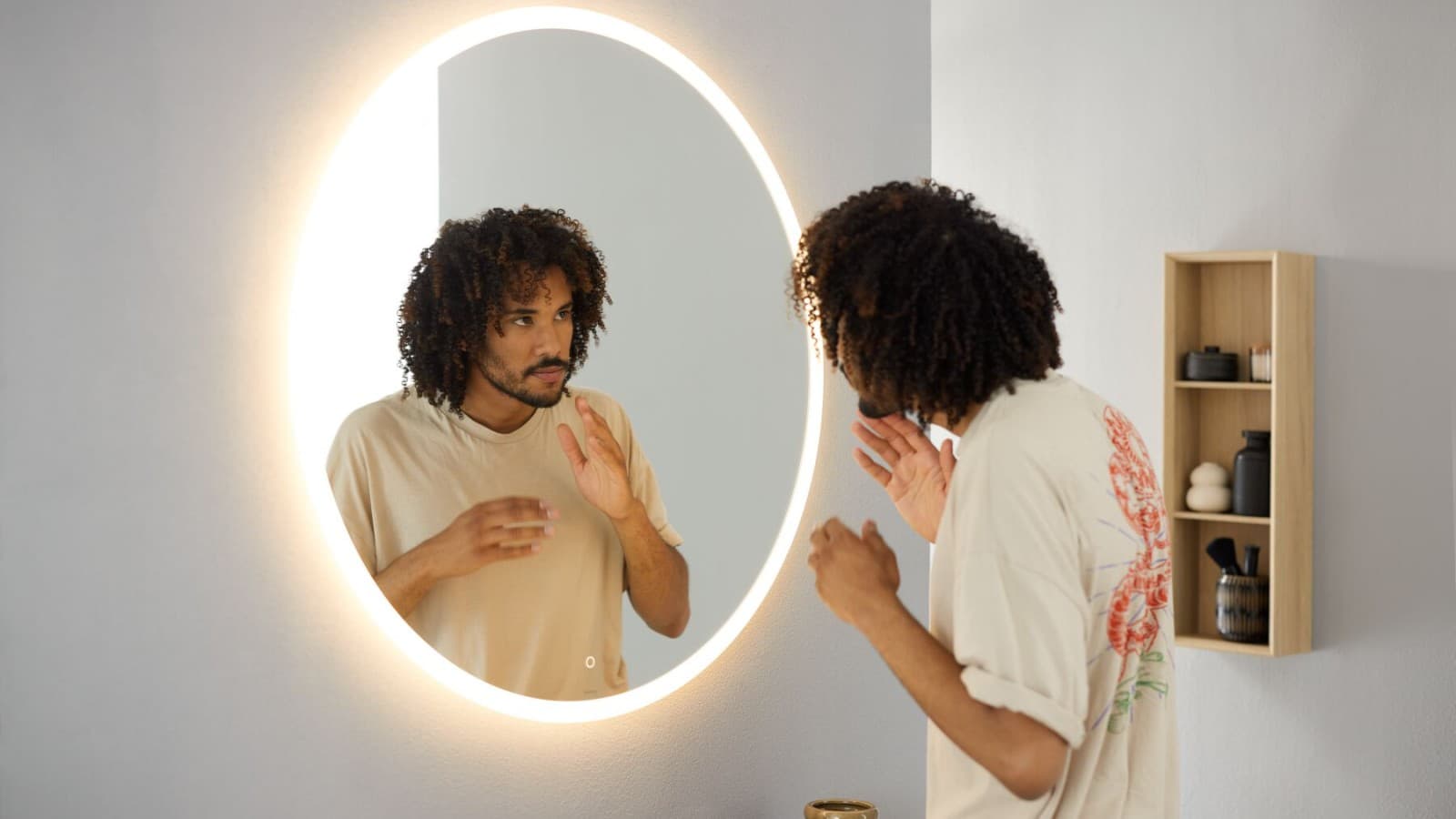 Pyöreä Option -peili 90 cm (© Geberit) Pyöreä Option -peili 90 cm (© Geberit)