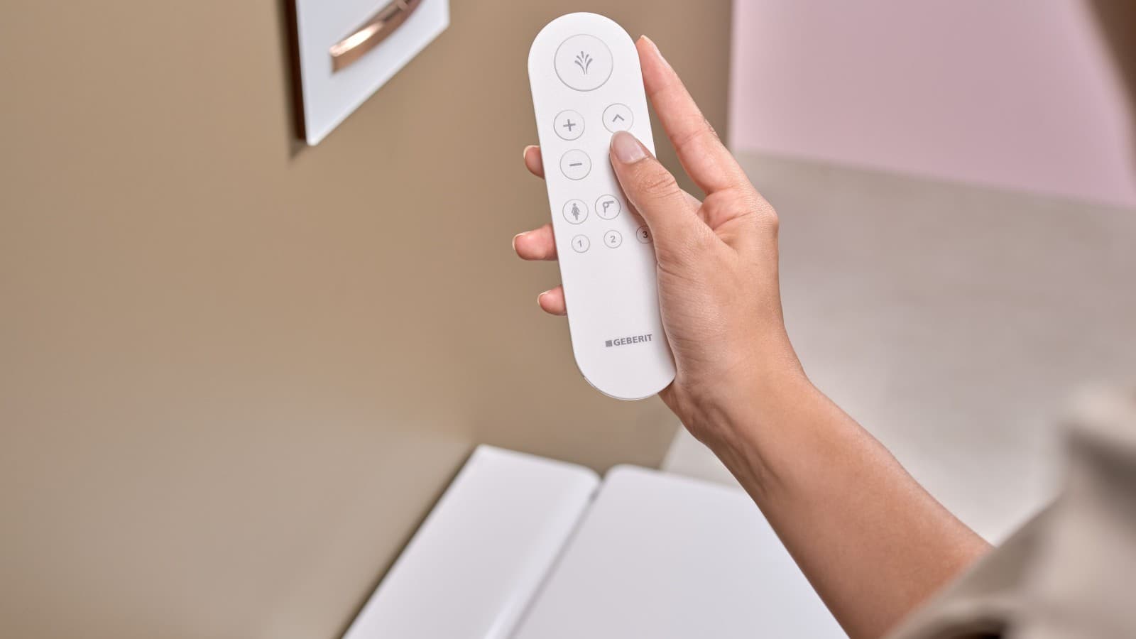 Geberit AquaClean Mera ja kaukosäädin Geberit AquaClean Mera ja kaukosäädin