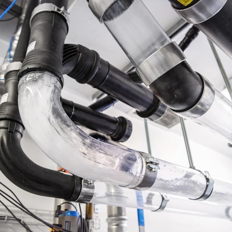 Geberitin viemäröintitorni Jonassa Sveitsissä Geberitin viemäröintitorni Jonassa Sveitsissä