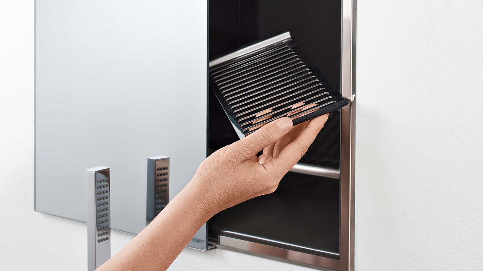 Syvennyslaatikon sisältävät Geberit ONE -suihkuratkaisut Syvennyslaatikon sisältävät Geberit ONE -suihkuratkaisut