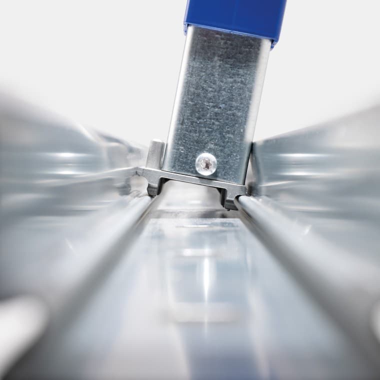 Napsauta jalat paikoilleen Napsauta jalat paikoilleen