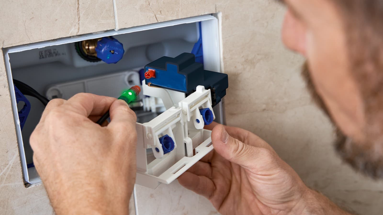 Jälkiasennettava Geberit-hygieniahuuhtelulaite HS05 (© Geberit) Jälkiasennettava Geberit-hygieniahuuhtelulaite HS05 (© Geberit)